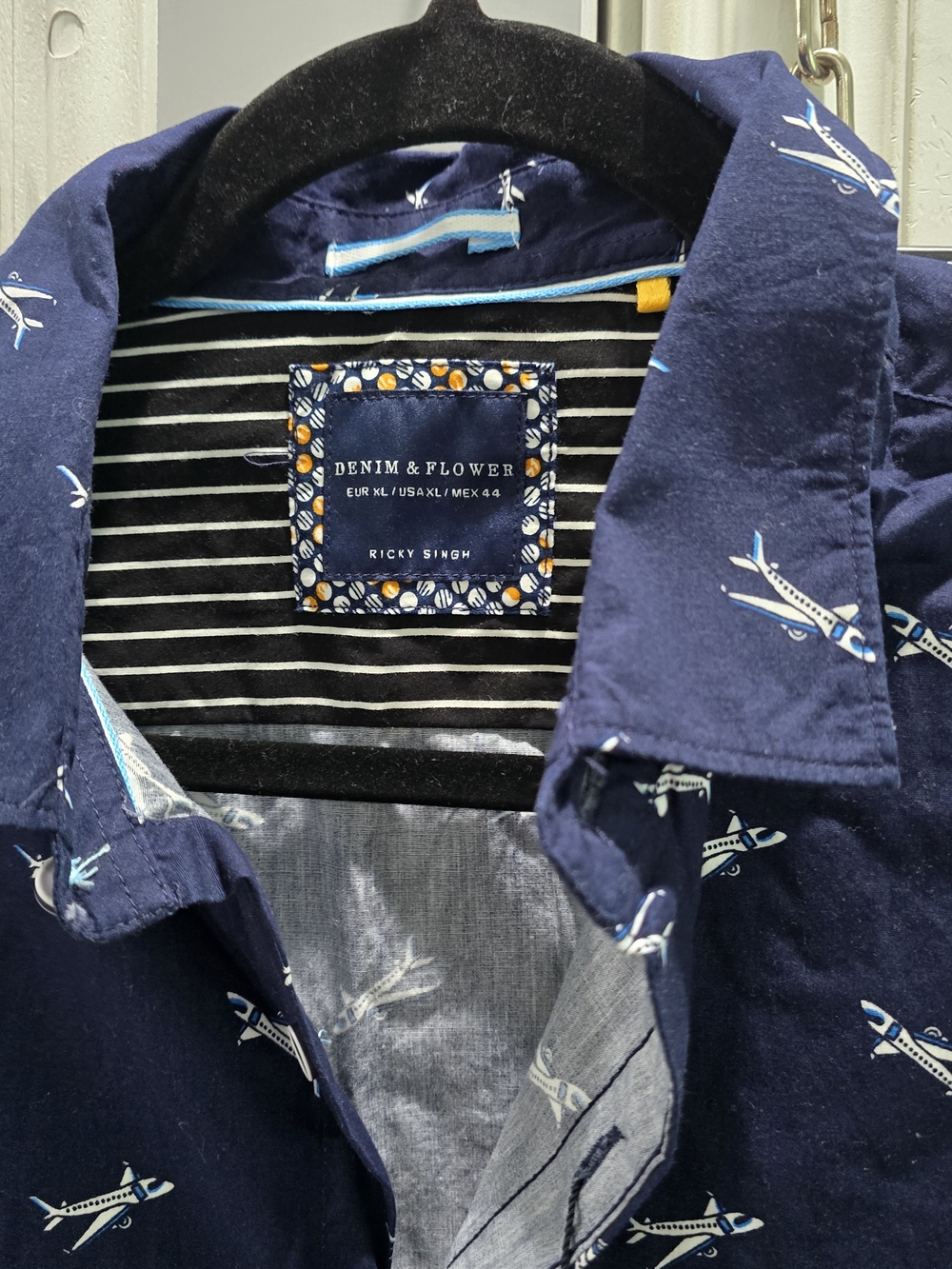 Men's Navy Short-Sleeve Button-Down Shirt with Airplane Print - Picture 3 of 5